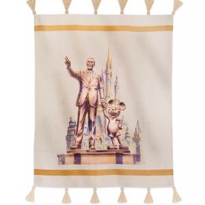 #946 NWT Walt Disney & Mickey Partners Throw 50th